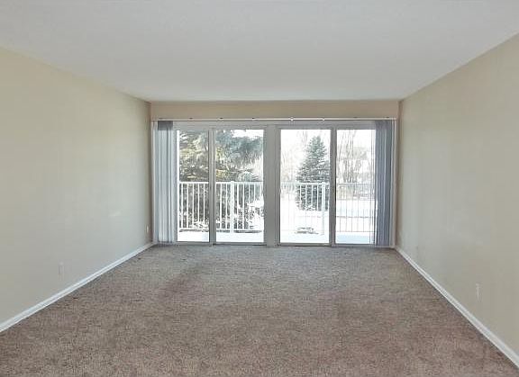 4th image of 122 Demont Ave E APT 274