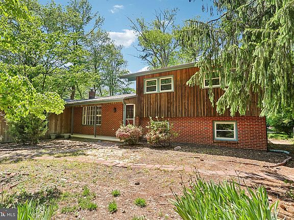 5th image of 34 Oakwood Dr