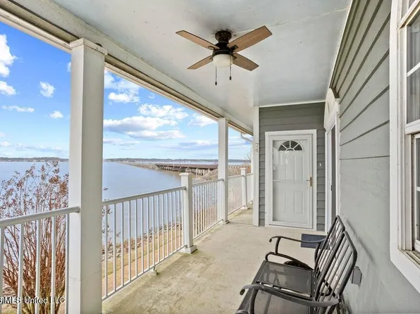 74 Lake Barnett Dr, Brandon, MS 39047