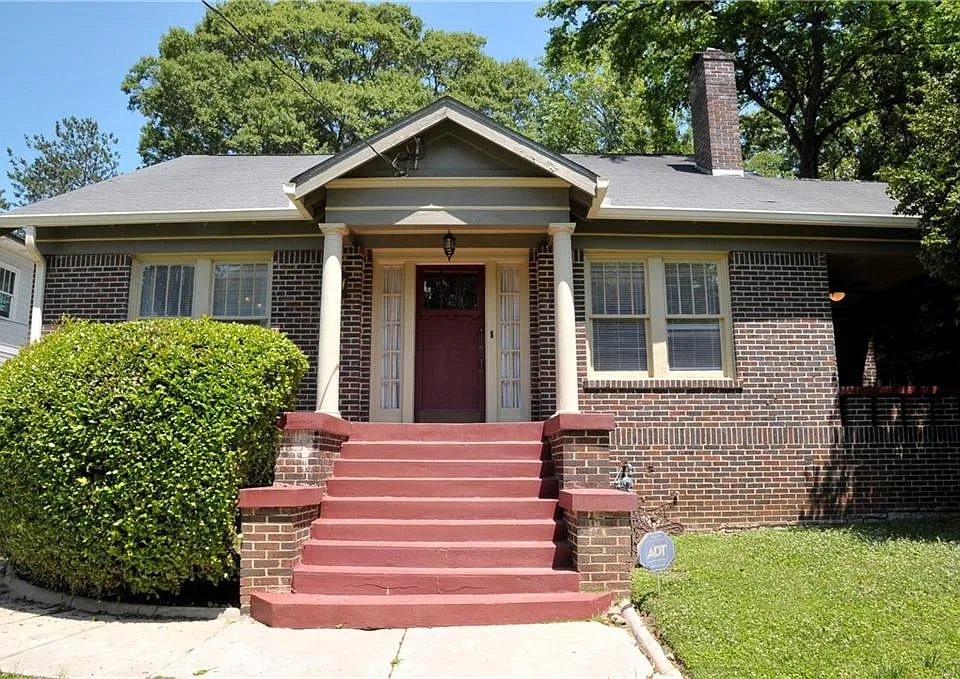 602 Sherwood Rd NE