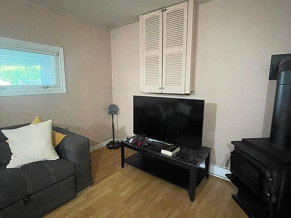 3rd image of 267 Mackie Pl #2