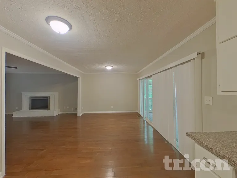 245 Bentley Way — Photo 5