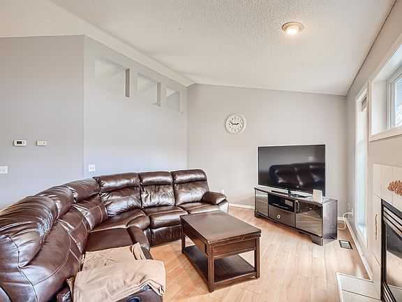 4th image of 12662 Lincoln St NE