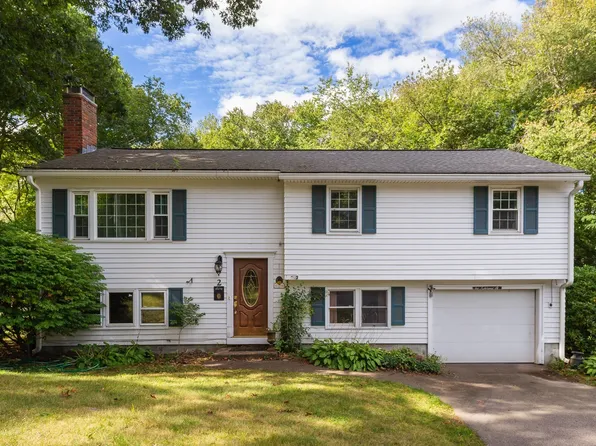 2 Ashland St, Holliston, MA 01746