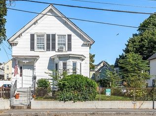 102 Andrews St, Lowell, MA 01852
