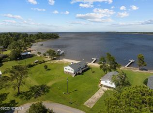 121 S River Dr, Beaufort, NC 28516