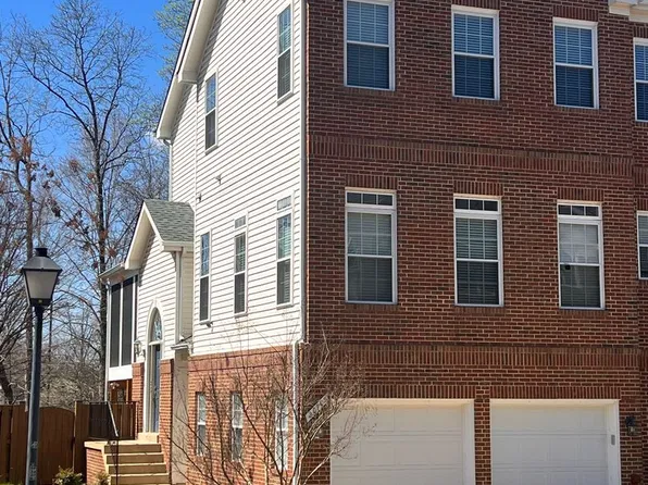 20709 Riptide Sq, Sterling, VA 20165