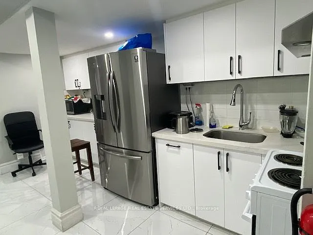 206 Carlton St #B105 — Photo 9