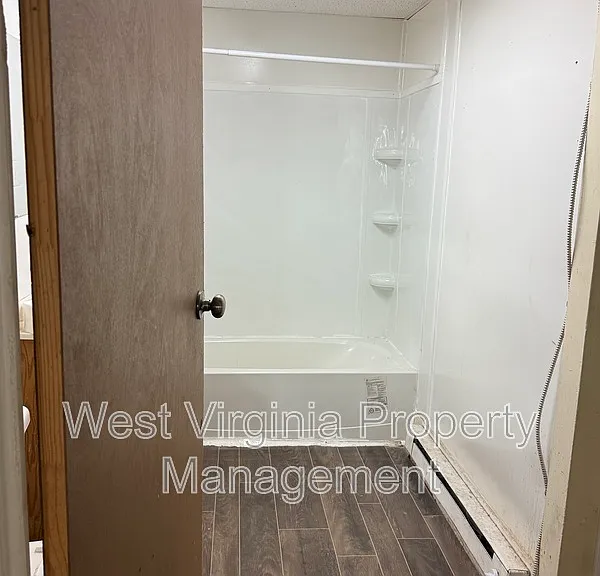 112 Mason St — Photo 4