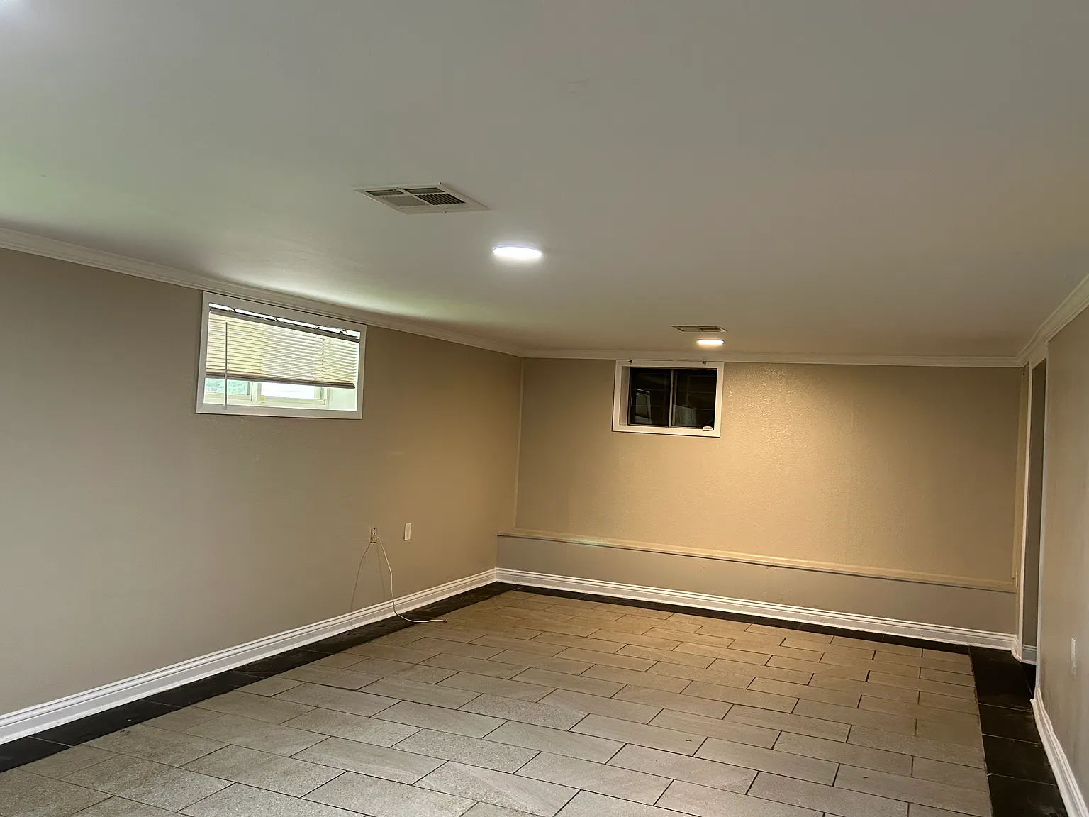 3 bed, 2864 sqft, $2,000 — Photo 3
