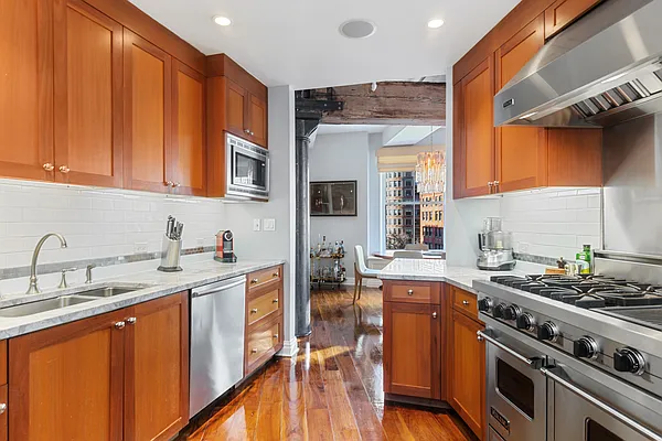 Sold by Liss Real Estate Group LLC | media 4