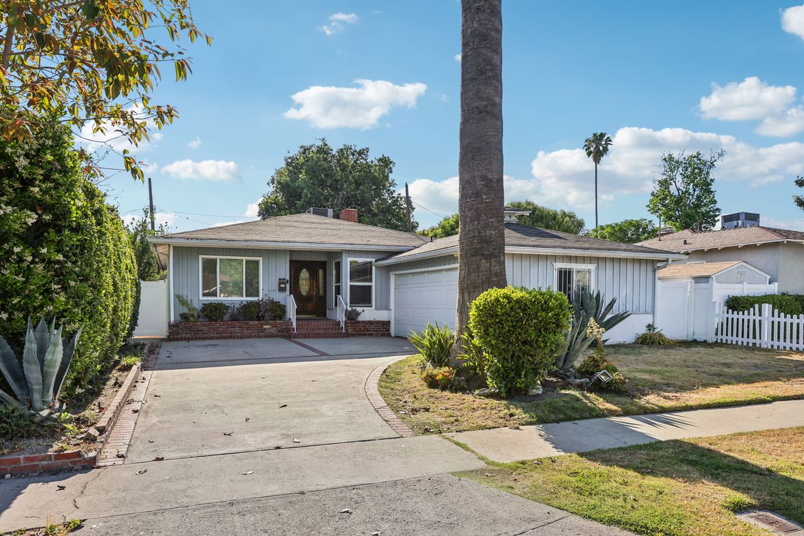 Vanscoy Ave-2105-002.jpg