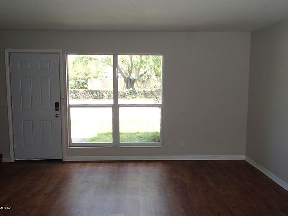 3rd image of 1204 Belmont Ter