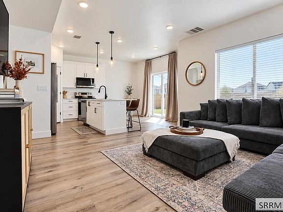 2nd image of 1122 Ashlyn Way #1