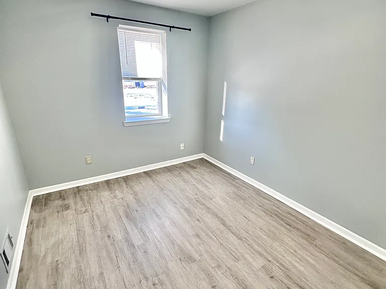 1751 Clara St — Photo 15