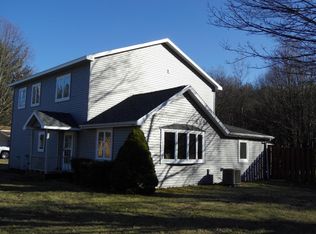 863 E Park St, Pentwater, MI 49449