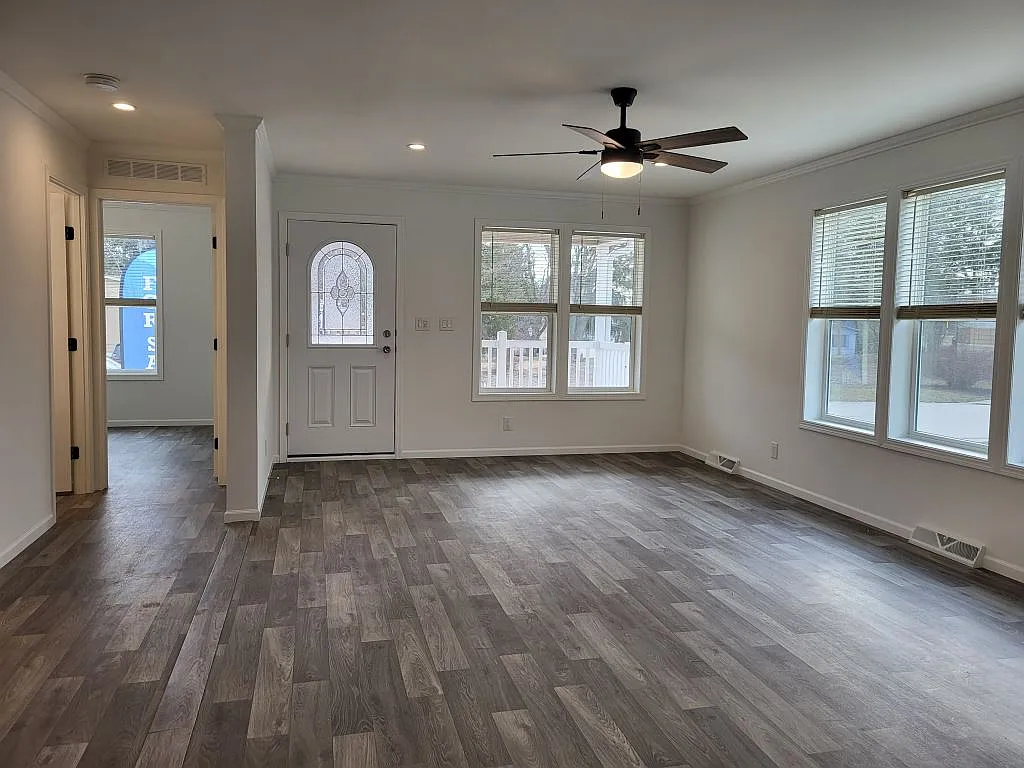 2 bed, 2.0 bath, 1147 sqft, $1,599 — Photo 2