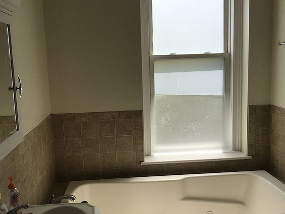 5th image of 2116 Grove Ave #A