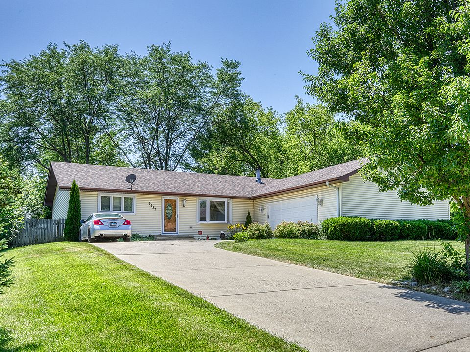 1st image of 9937 W Marguerite Ln