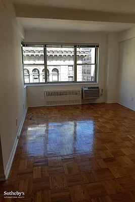 Rented by Sotheby's International Realty | media 22