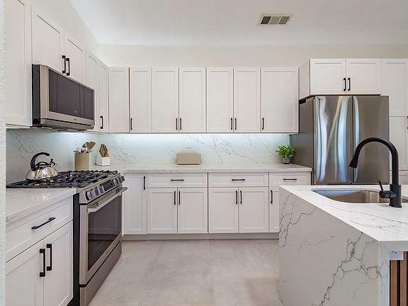 3rd image of 67568 S Laguna Dr