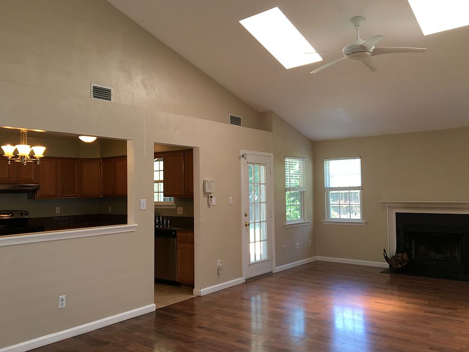 1st image of 864 Maitland Dr