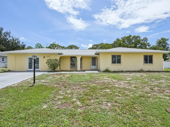 7338 Uranus Dr, Sarasota, FL 34243