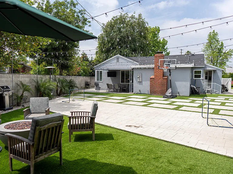 18033 Duncan St — Photo 39
