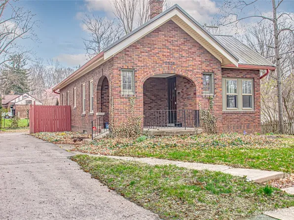 2528 Hilton Dr, Kettering, OH 45409