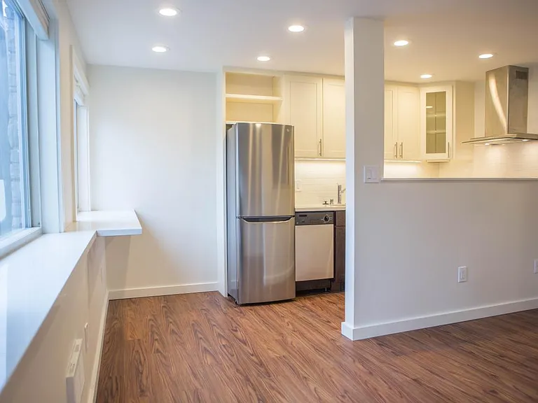2719 E Pike St #4 — Photo 3