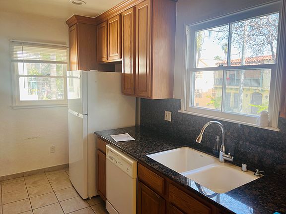 5th image of 321 N Orange Grove Ave #321