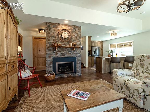 4th image of 1733 Woodmoor Dr