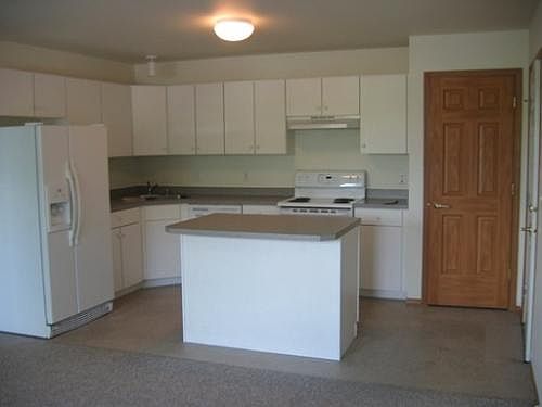 2nd image of 689 Professional Dr APT 59