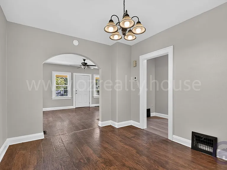 2034 Berkshire Pl — Photo 7