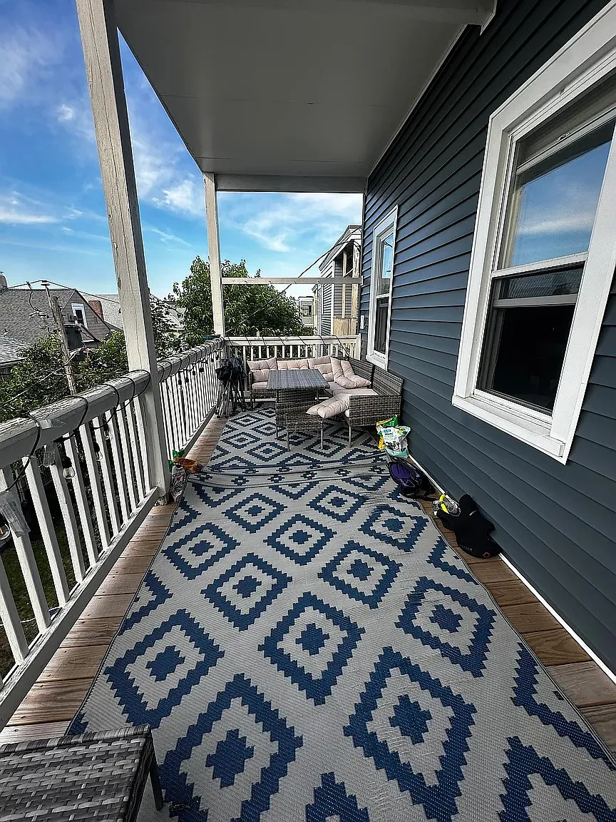 3 bed, 1350 sqft, $3,000 — Photo 3