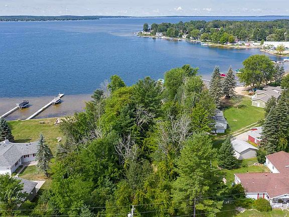 3rd image of Xxx E Houghton Lake Dr