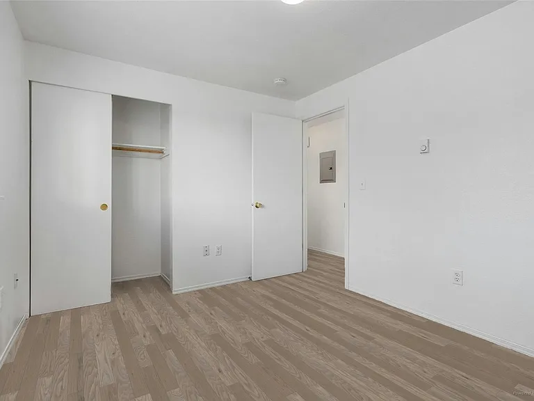 1121 S Woodlawn St #5 — Photo 7