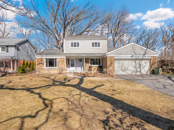 104 E Louis Ave, Lake Forest, IL 60045