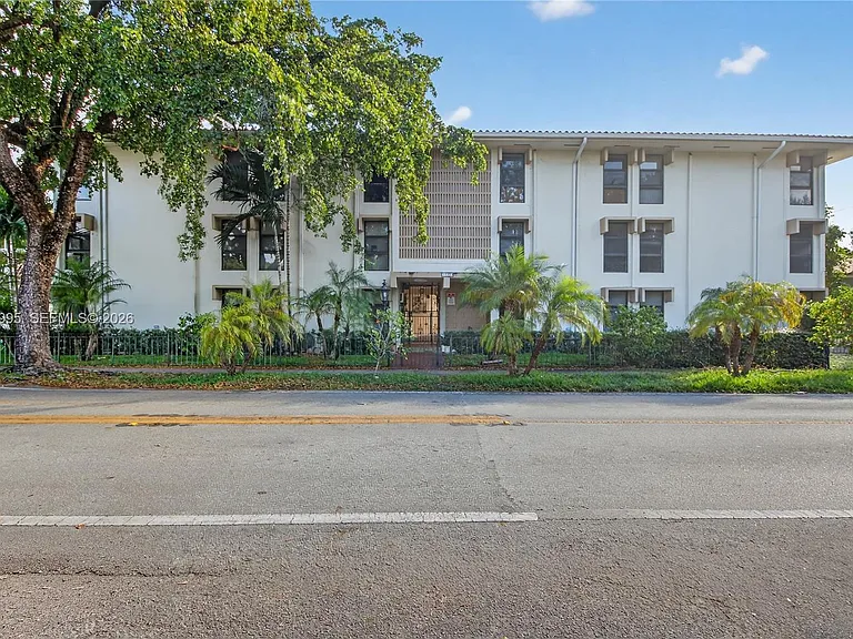 1600 S Le Jeune Rd #10 — Photo 1