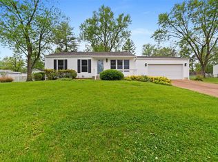 442 Bush Dr, Ballwin, MO 63021