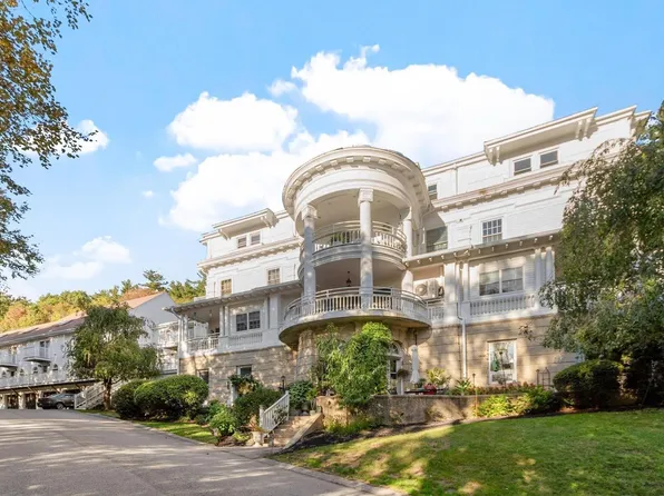 1401 Great Pond Rd APT 2, North Andover, MA 01845