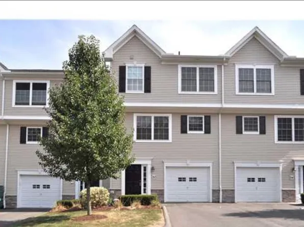 26 Donahue Ln, Manchester, CT 06042