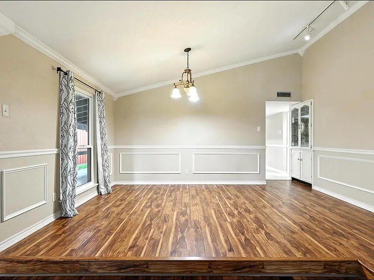 1824 Castille Dr — Photo 8