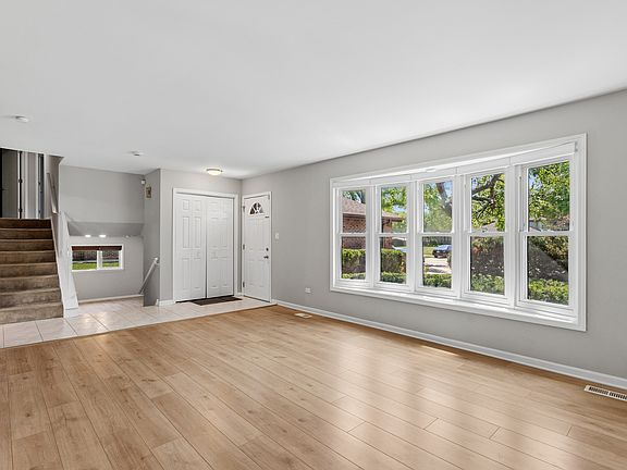 2nd image of 2214 Hamilton Ln