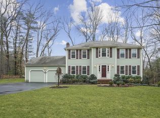 8 Wendy St, Walpole, MA 02081