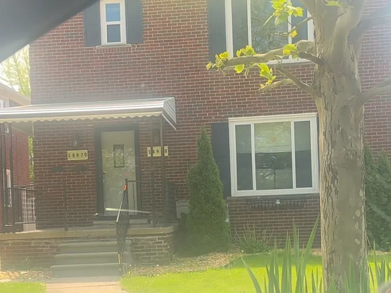 18968 Chester Ave — Photo 2