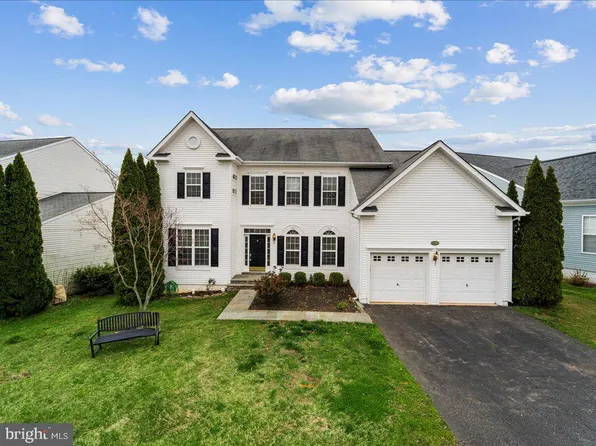 17521 Tedler Cir, Round Hill, VA 20141