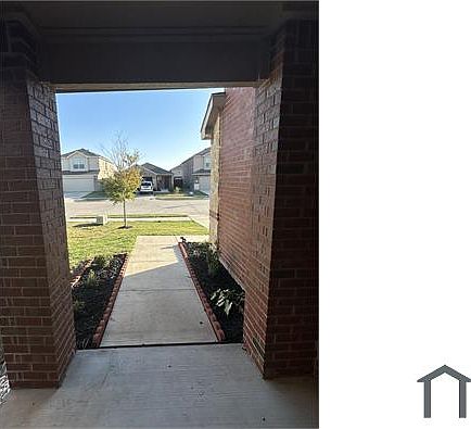 3rd image of 1527 Vega Dr