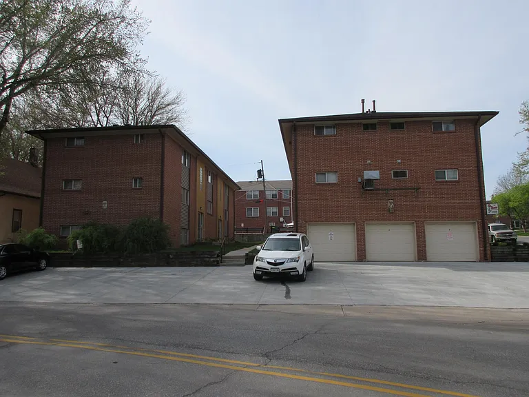 4729 California St — Photo 1