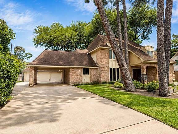 2nd image of 803 Thornbranch Dr